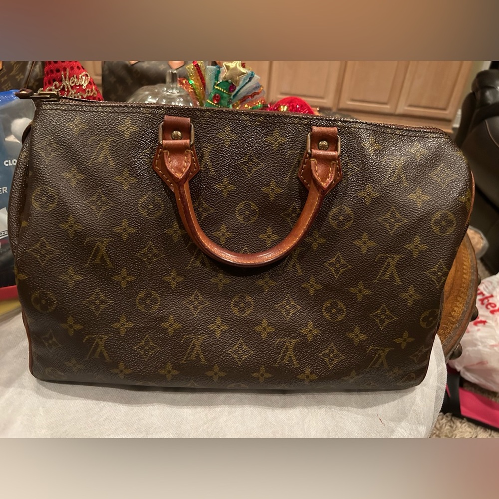 Louis Vuitton speedy 35 monogram